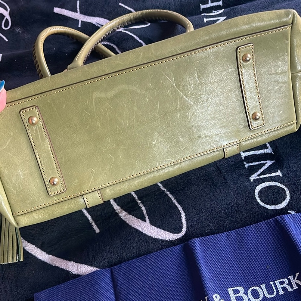 VIDEO- Unique Dooney & Bourke Medium Pocket Tassel Bag - Picture 5 of 8